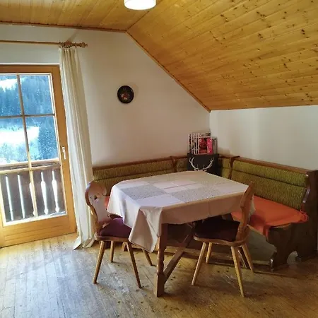 Grundnerhof مزرعة للإقامة Arriach